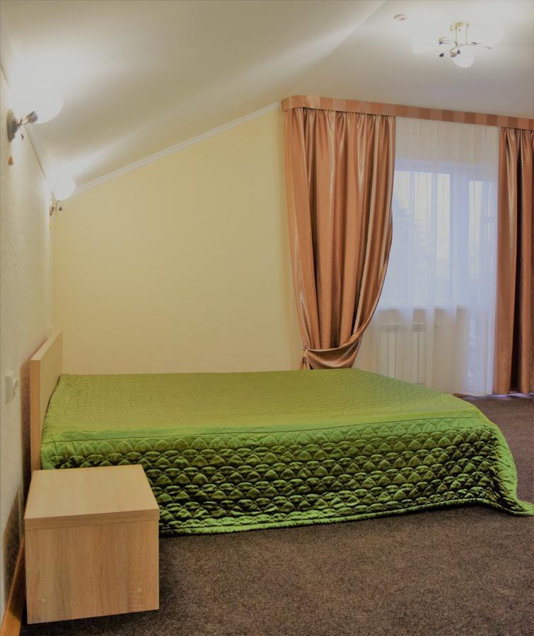 Veles Hotell Brovary Eksteriør bilde