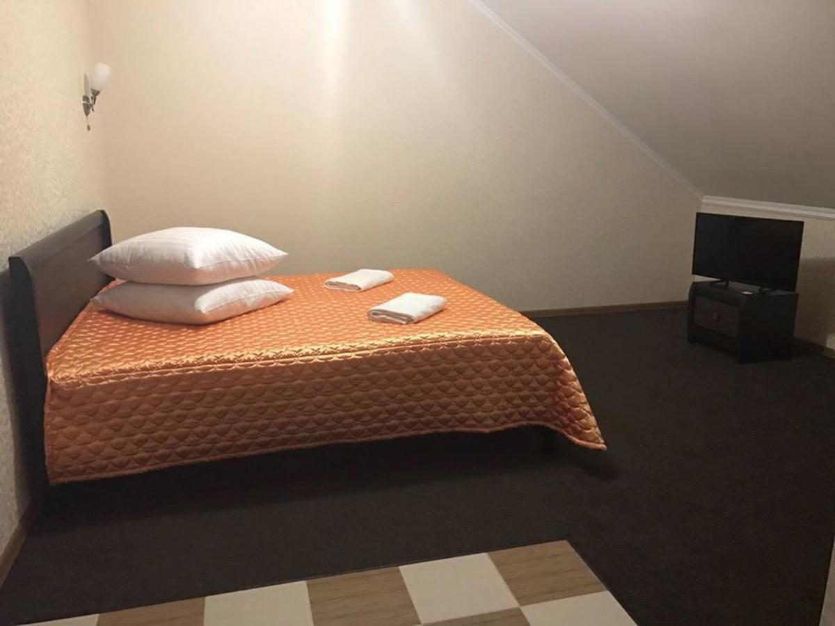 Veles Hotell Brovary Eksteriør bilde