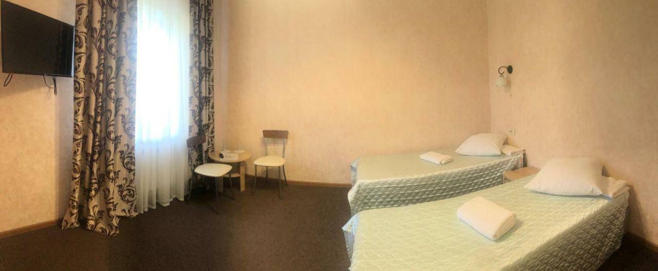 Veles Hotell Brovary Eksteriør bilde