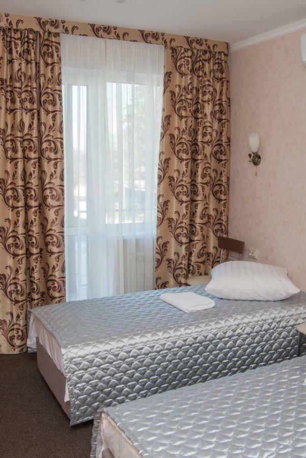 Veles Hotell Brovary Eksteriør bilde