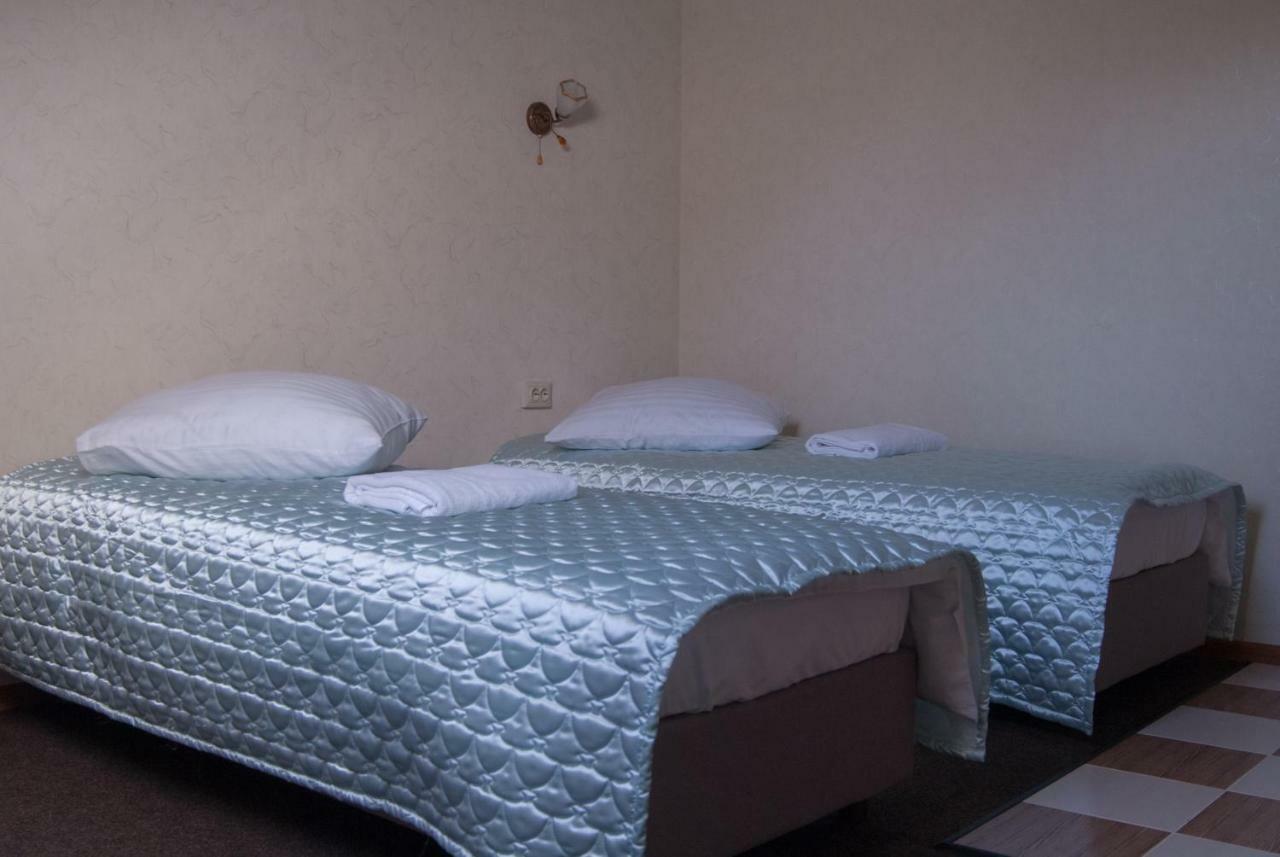 Veles Hotell Brovary Eksteriør bilde